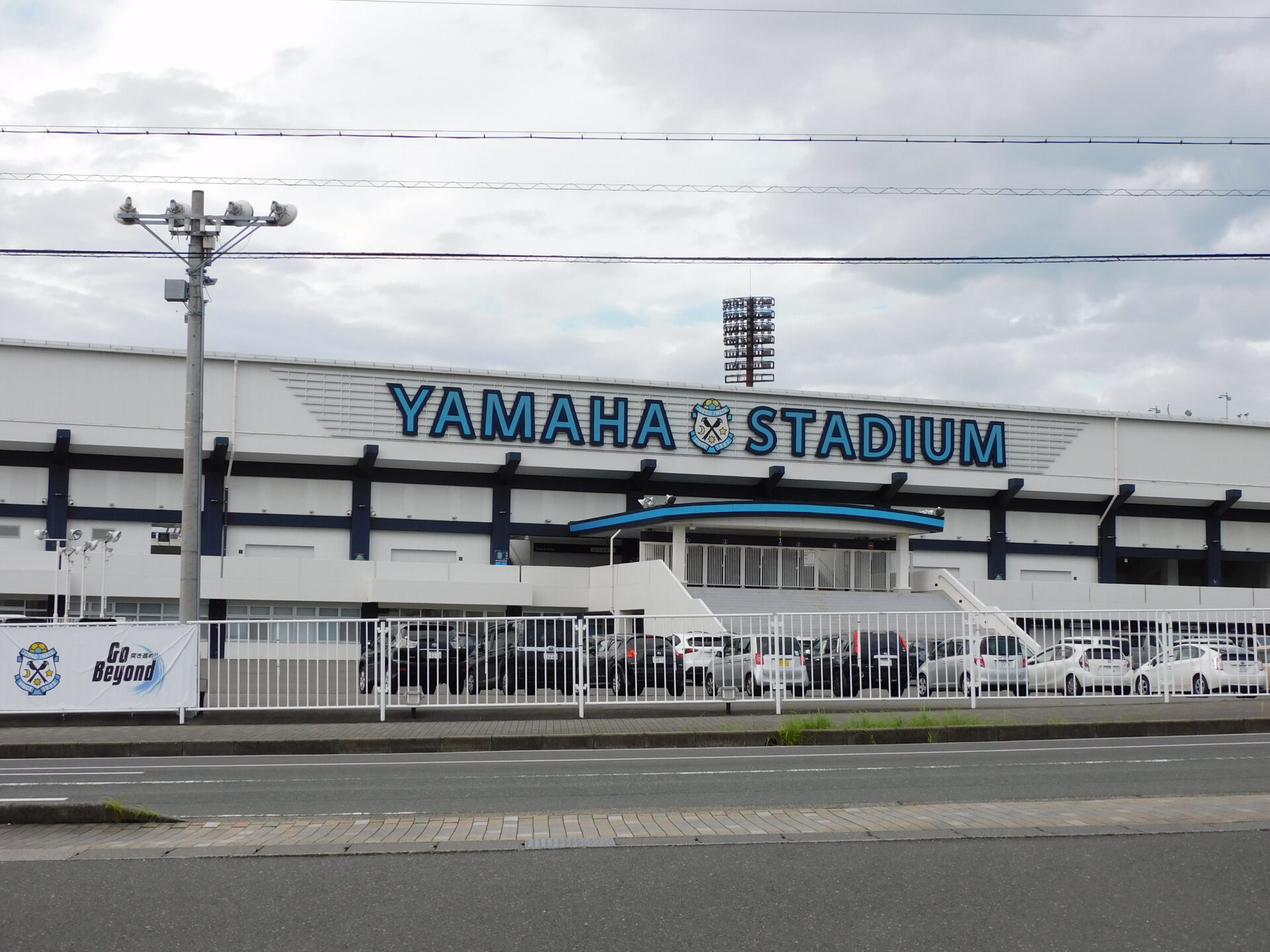 野球とサッカーで対応違うワケ　ジュビロ磐田が全国大会辞退した高校激励する親善試合