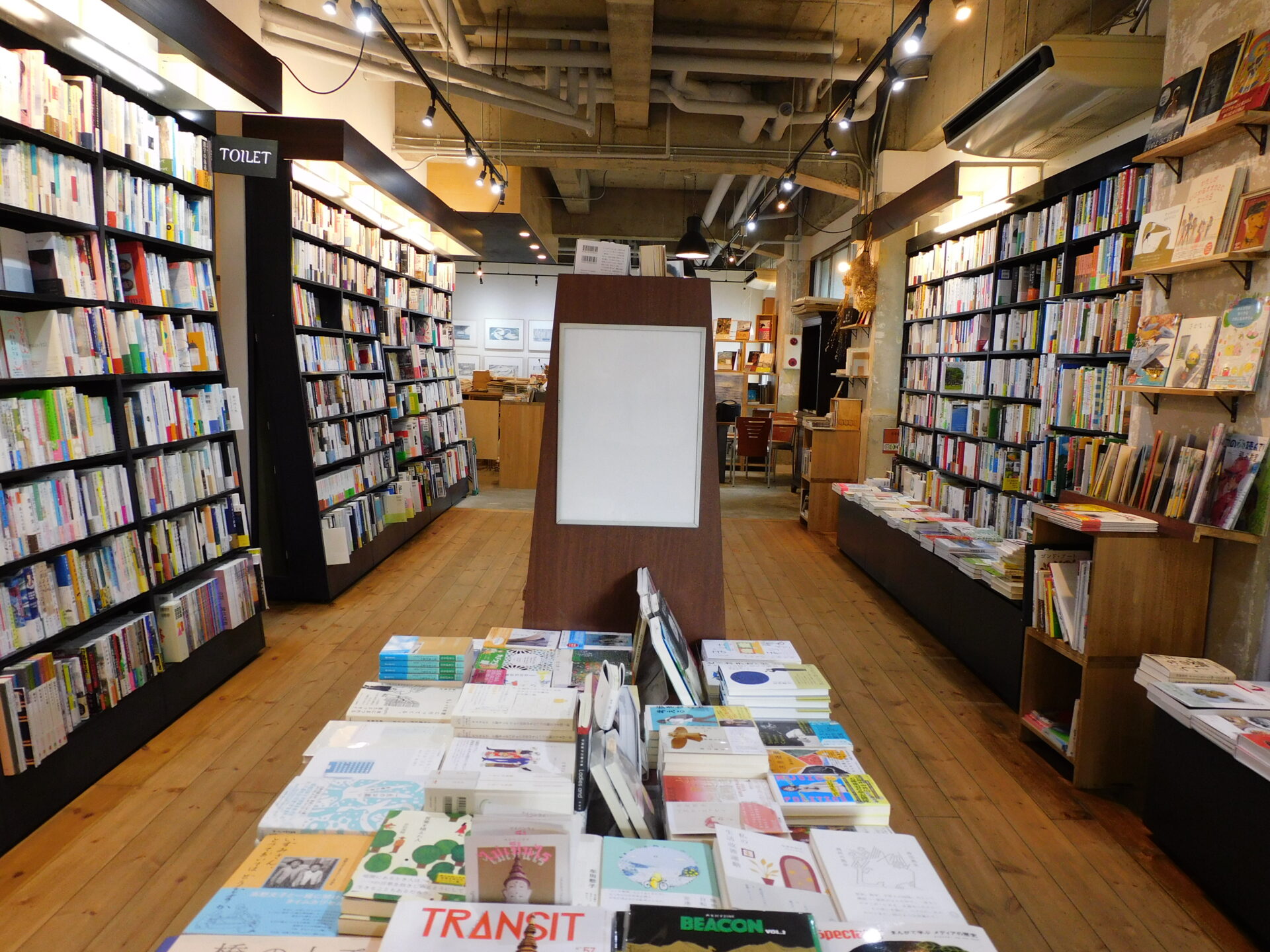 逆風のはずが…倒産わずか1件に激減　書店で何が起きている？　静岡でも“進化中”
