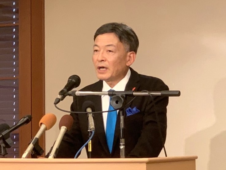 静岡新市長が初めての会見　目指すのは「温かい市政」　ハコモノ事業は軌道修正も