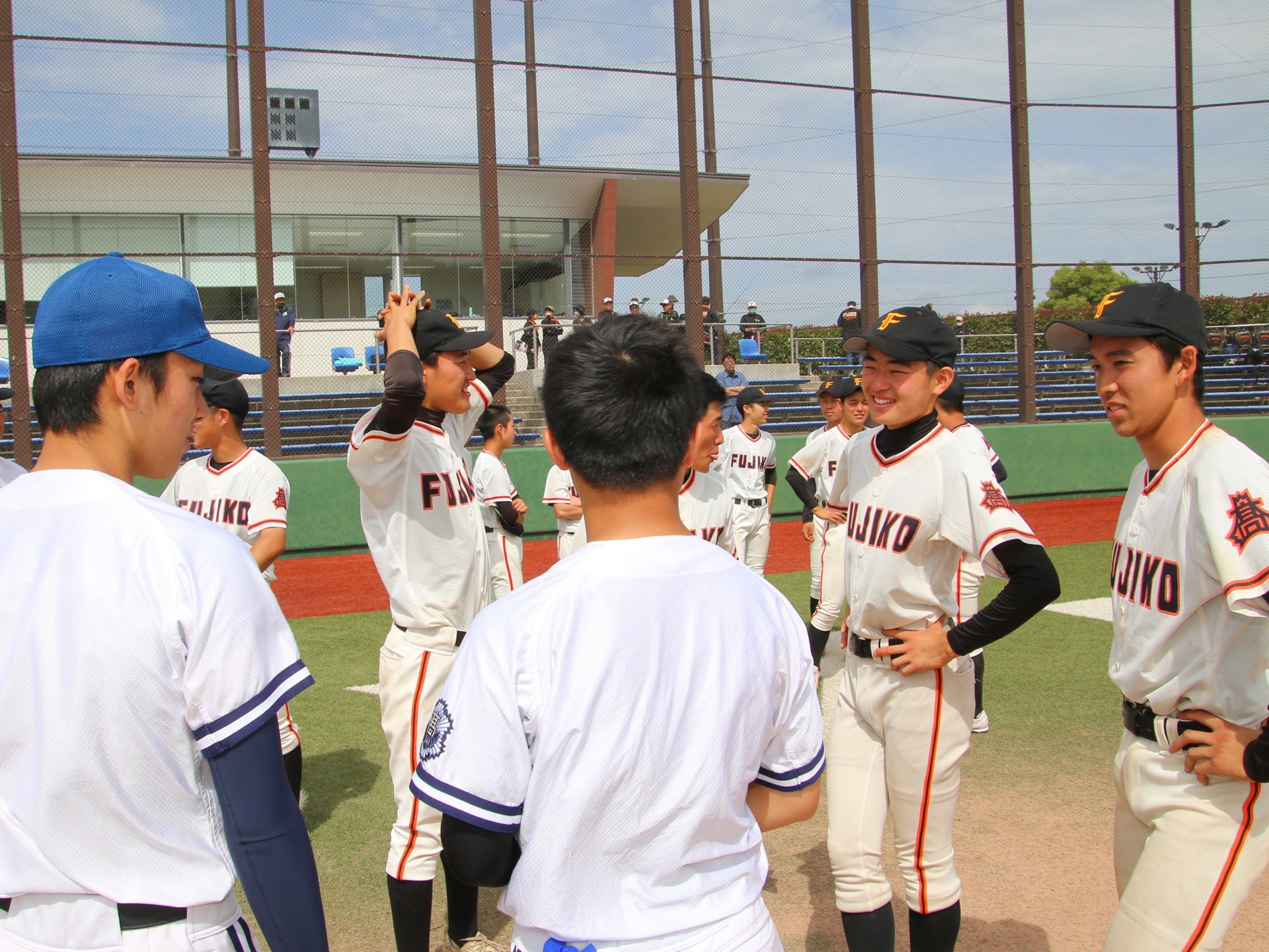 イチロー氏に指導受けたチーム同士が対戦　140キロ離れた進学校の高校野球部が交流深める