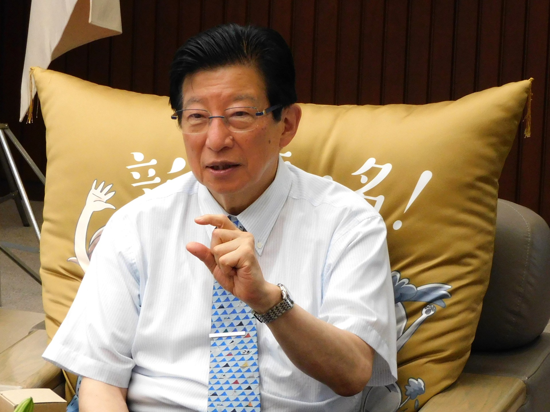 静岡県知事の給与返上問題過熱　大阪府では市民の評価で市長の給料決定へ　最大30％カット