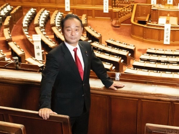 地元支援者に泣きながら…宮沢博行議員が辞職へ　週刊誌の女性問題報道に“先手”