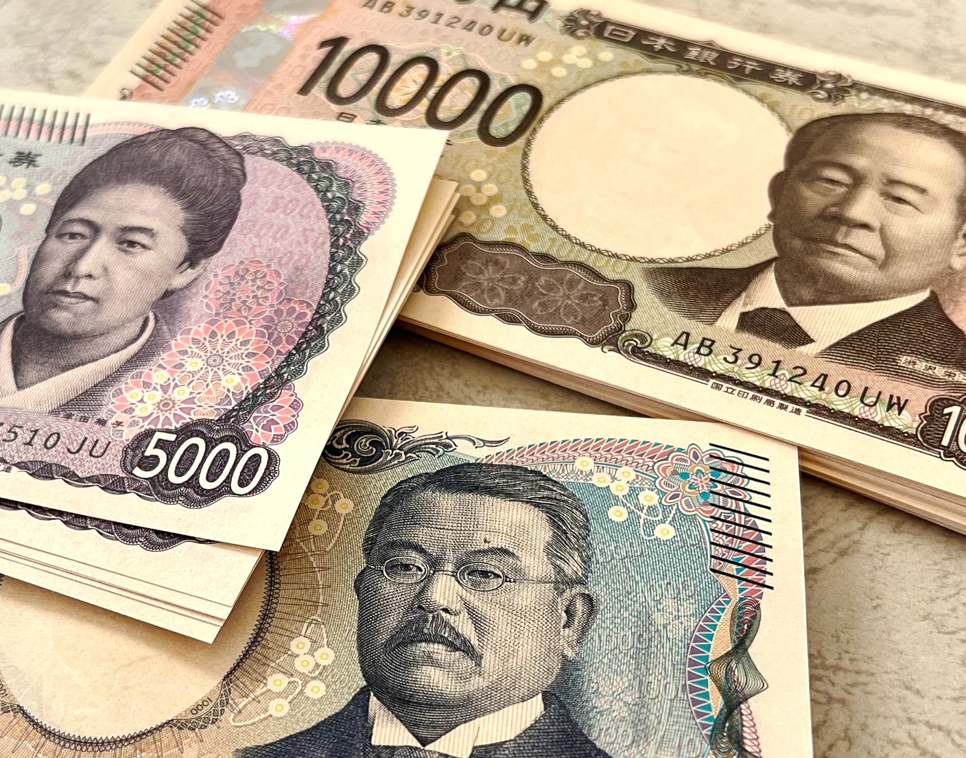 新紙幣を印刷　国立印刷局の静岡工場で見学再開　製造技術学んで1億円の重さも体験
