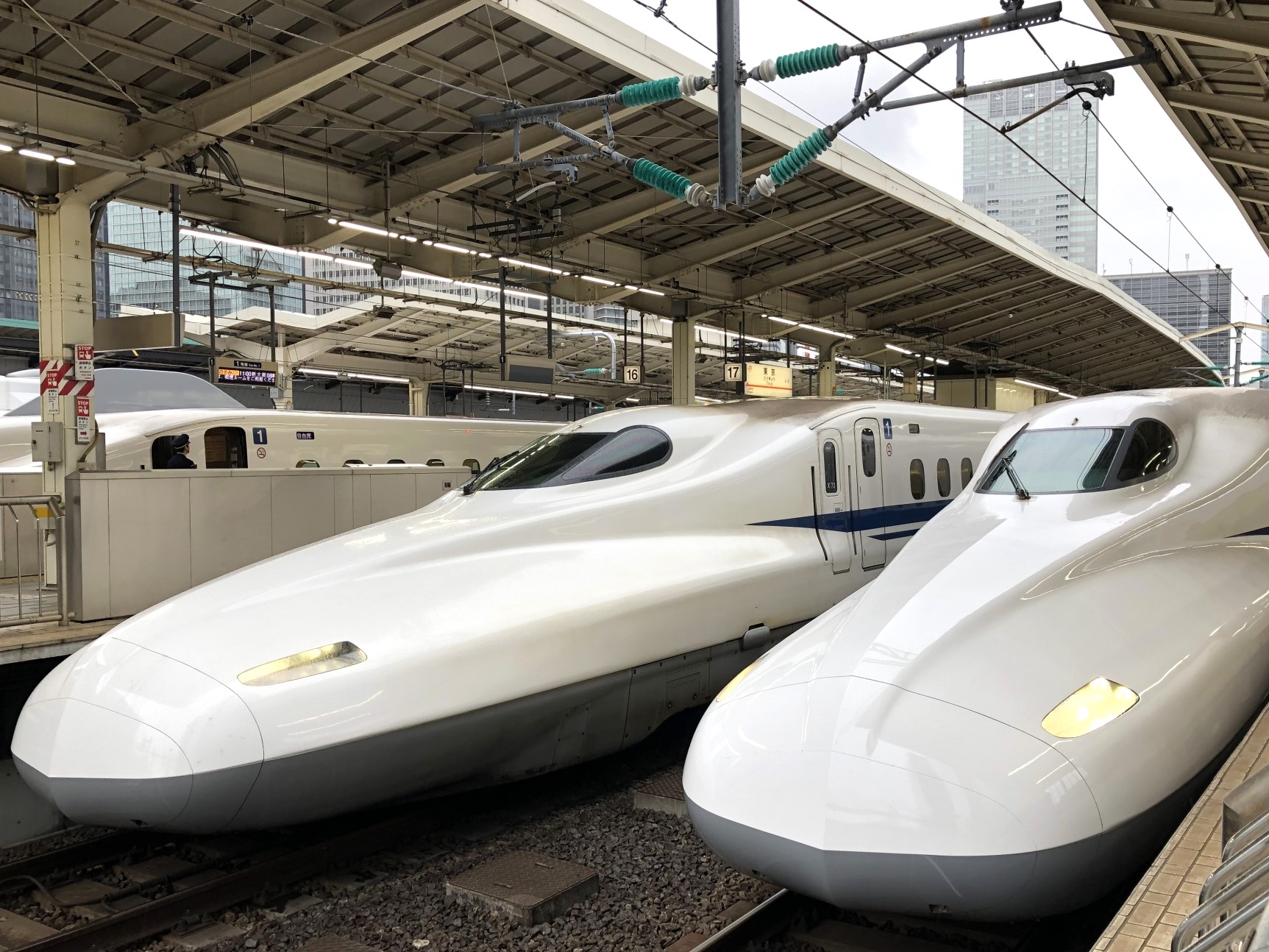東海道新幹線の運休　知っておきたい4つの基準　雨が弱まっても再開できないワケ