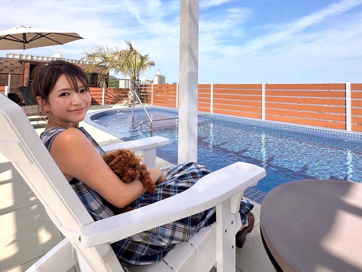 「まるで私たちだけの村」　夏を詰め込んだ浜松の貸切リゾート　家族も犬も笑顔の「理想郷」