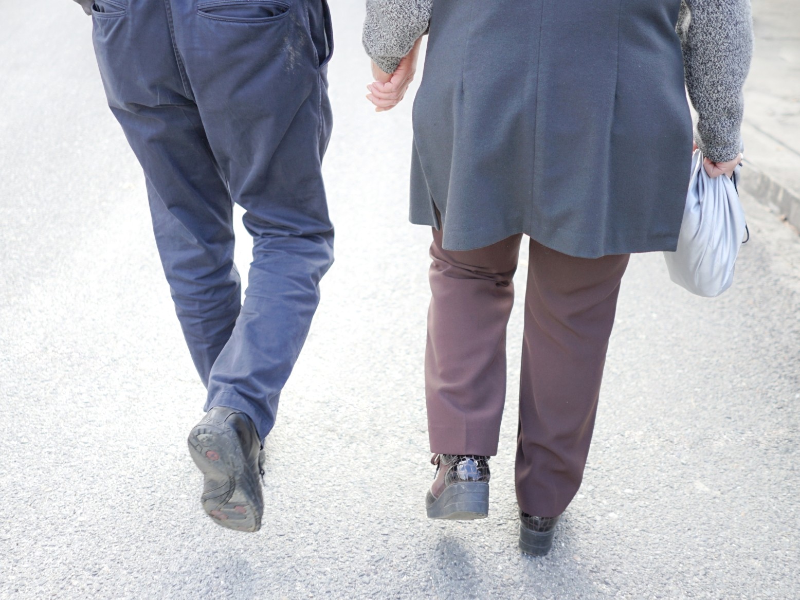婚姻届なし＆別居が多数派に　40代以上の恋愛・結婚観に変化　最後の恋の理想像は？