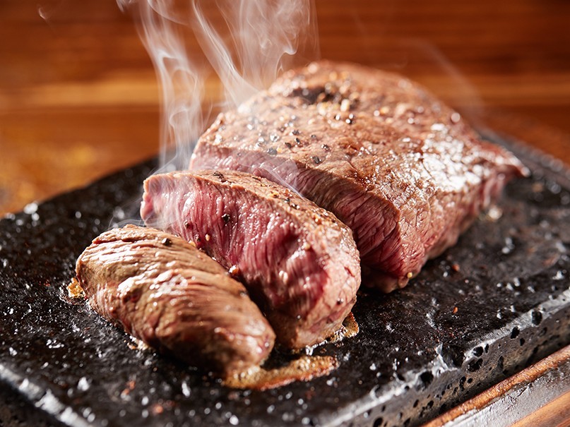 先着100人に“半額券”　チャンスは3日間　人気ステーキ店が静岡市でリニューアル