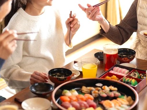 「義実家は正直しんどい」 3人に1人の本音 年末年始に広がる新しい帰省の形