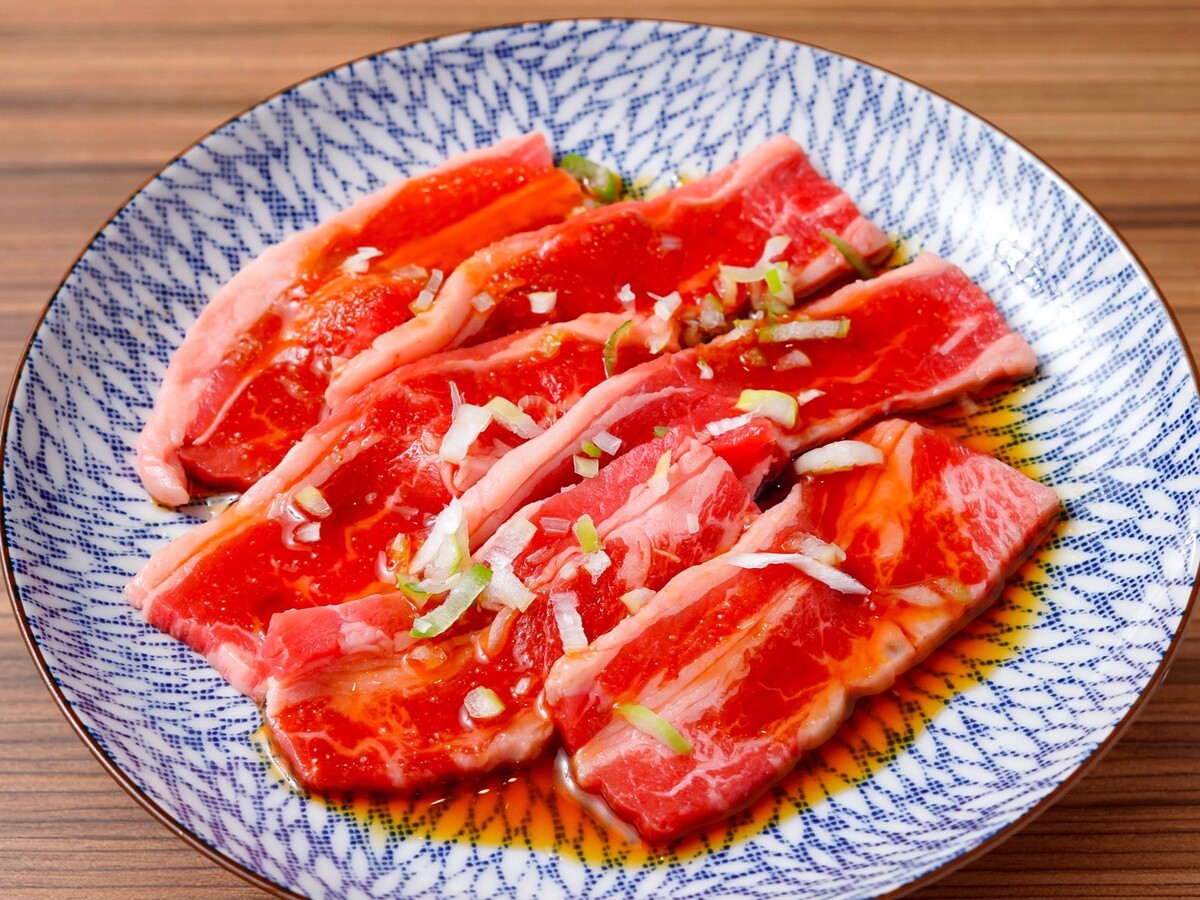 静岡県で唯一の店舗オープン 焼肉チェーンの新店 カルビ528円、熟成生牛タンも